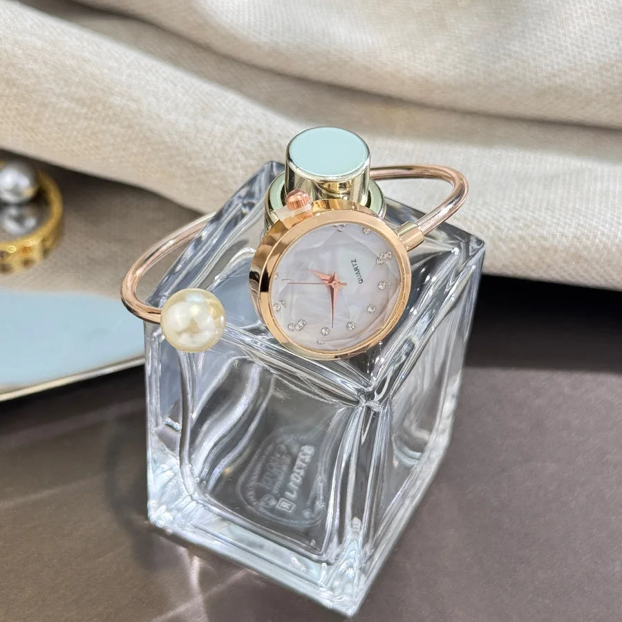 Women's Luxury Rose Gold Small Dial Bracelet Watch with Rhinestone Brand Design Vintage Imitation Pearl Ladies Quartz Wristwatch