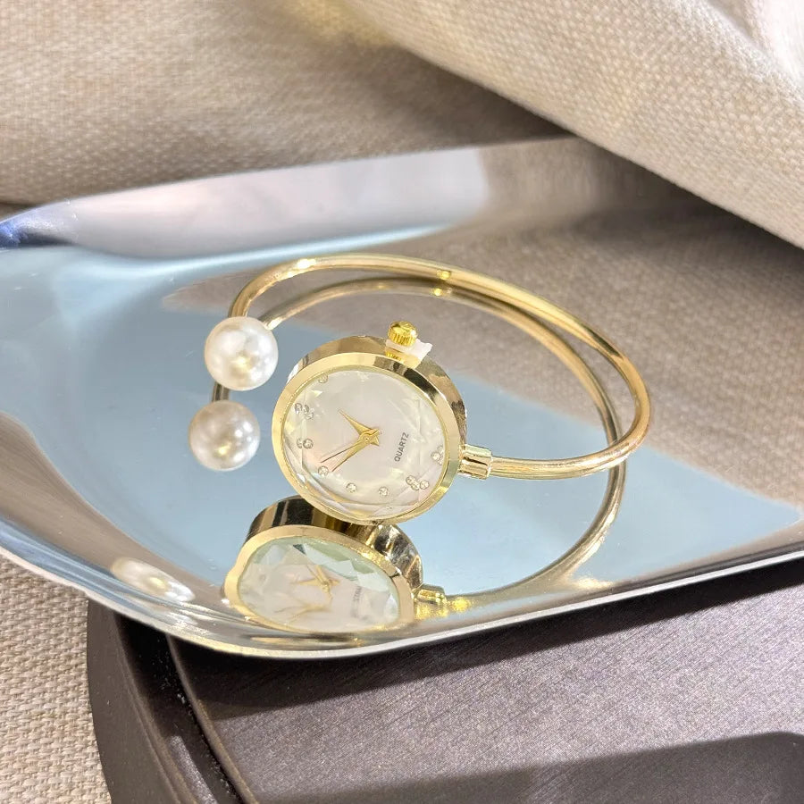 Women's Luxury Rose Gold Small Dial Bracelet Watch with Rhinestone Brand Design Vintage Imitation Pearl Ladies Quartz Wristwatch