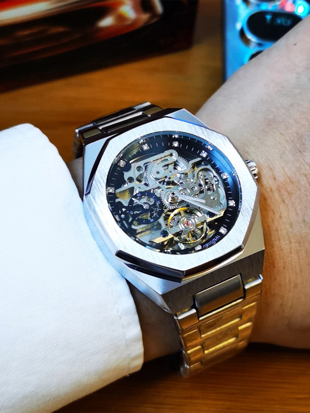 🔥 Luxury Redefined – Watch the Mechanics of Time in Style!