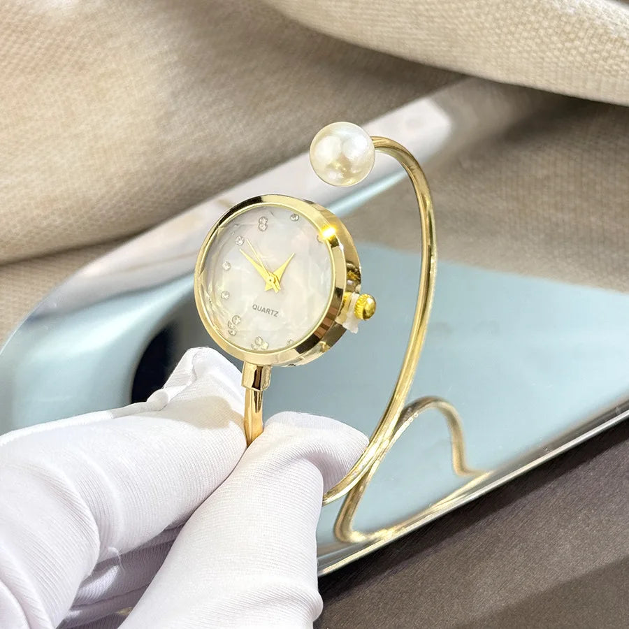 Women's Luxury Rose Gold Small Dial Bracelet Watch with Rhinestone Brand Design Vintage Imitation Pearl Ladies Quartz Wristwatch
