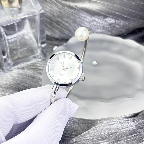 Women's Luxury Rose Gold Small Dial Bracelet Watch with Rhinestone Brand Design Vintage Imitation Pearl Ladies Quartz Wristwatch